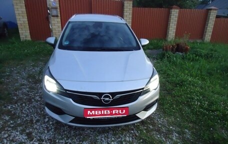 Opel Astra K, 2020 год, 1 300 000 рублей, 17 фотография