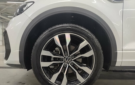 Volkswagen T-Roc I, 2020 год, 2 720 000 рублей, 22 фотография