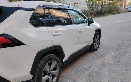 Toyota RAV4, 2021 год, 3 600 000 рублей, 2 фотография