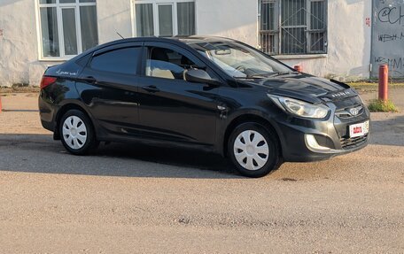 Hyundai Solaris II рестайлинг, 2013 год, 400 000 рублей, 3 фотография