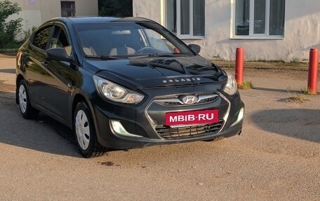 Hyundai Solaris II рестайлинг, 2013 год, 400 000 рублей, 2 фотография