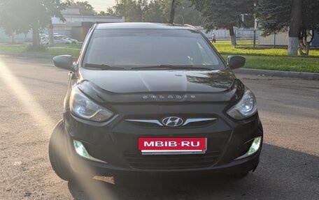 Hyundai Solaris II рестайлинг, 2013 год, 400 000 рублей, 13 фотография