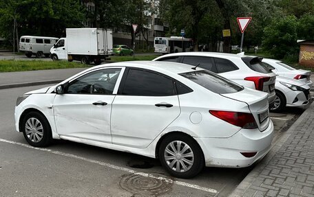 Hyundai Solaris II рестайлинг, 2012 год, 350 000 рублей, 5 фотография