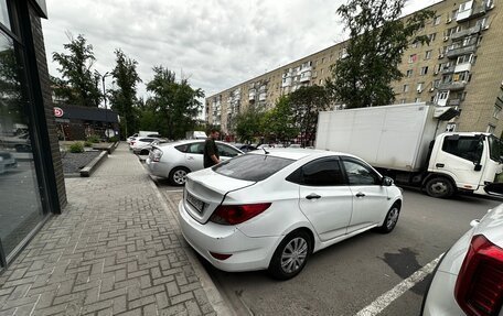 Hyundai Solaris II рестайлинг, 2012 год, 350 000 рублей, 3 фотография