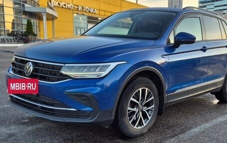 Volkswagen Tiguan II, 2021 год, 2 490 000 рублей, 4 фотография