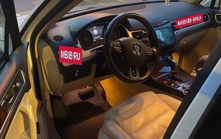 Volkswagen Touareg III, 2012 год, 1 970 000 рублей, 2 фотография