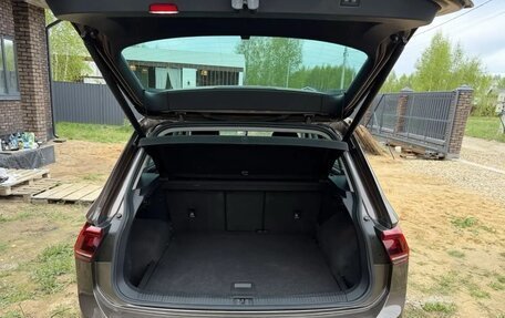 Volkswagen Tiguan II, 2018 год, 2 390 000 рублей, 10 фотография