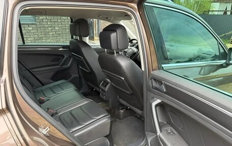 Volkswagen Tiguan II, 2018 год, 2 390 000 рублей, 14 фотография