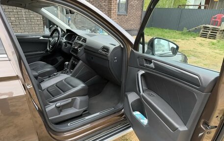 Volkswagen Tiguan II, 2018 год, 2 390 000 рублей, 18 фотография