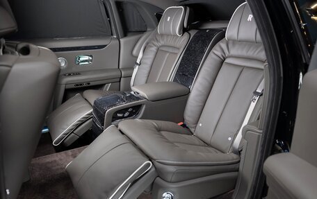 Rolls-Royce Ghost Series II рестайлинг, 2026 год, 68 351 104 рублей, 4 фотография