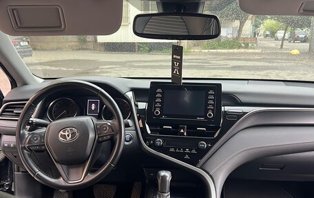 Toyota Camry, 2022 год, 2 500 000 рублей, 10 фотография