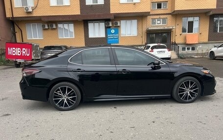 Toyota Camry, 2022 год, 2 500 000 рублей, 6 фотография
