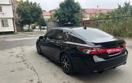 Toyota Camry, 2022 год, 2 500 000 рублей, 5 фотография