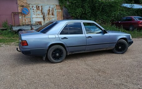 Mercedes-Benz W124, 1988 год, 290 000 рублей, 2 фотография