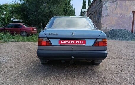 Mercedes-Benz W124, 1988 год, 290 000 рублей, 3 фотография