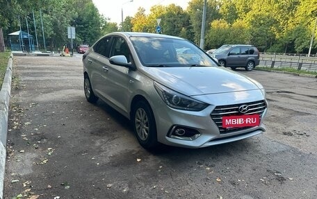 Hyundai Solaris II рестайлинг, 2019 год, 700 000 рублей, 3 фотография