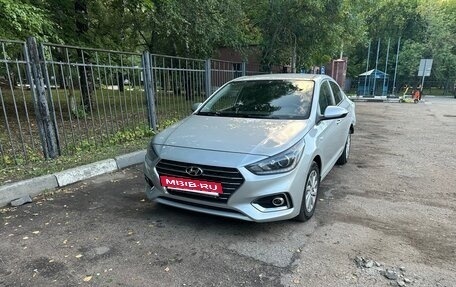 Hyundai Solaris II рестайлинг, 2019 год, 700 000 рублей, 2 фотография