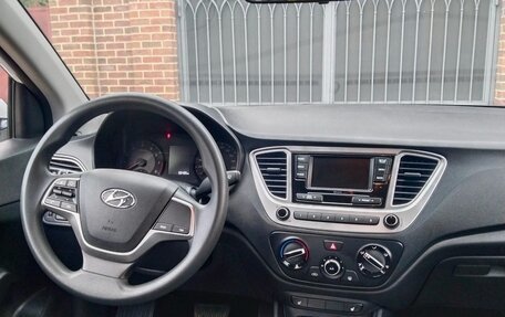 Hyundai Solaris II рестайлинг, 2021 год, 1 430 000 рублей, 9 фотография