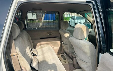 Toyota Gaia, 2002 год, 709 000 рублей, 14 фотография