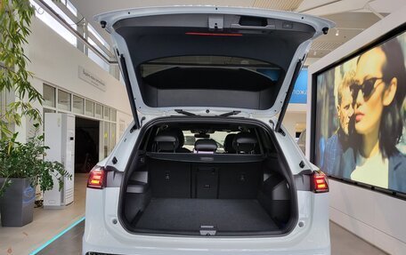 Volkswagen Tiguan, 2024 год, 4 490 000 рублей, 9 фотография