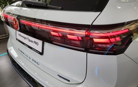 Volkswagen Tiguan, 2024 год, 4 490 000 рублей, 7 фотография