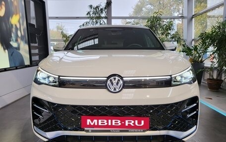 Volkswagen Tiguan, 2024 год, 4 490 000 рублей, 2 фотография