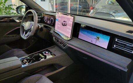 Volkswagen Tiguan, 2024 год, 4 490 000 рублей, 16 фотография