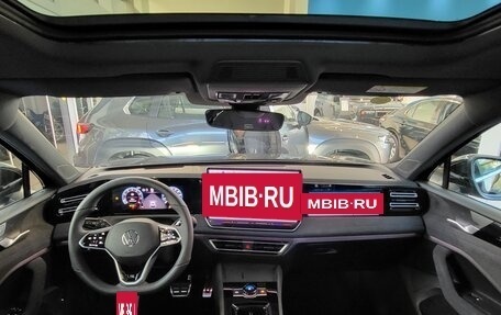 Volkswagen Tiguan, 2024 год, 4 490 000 рублей, 19 фотография