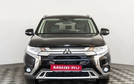 Mitsubishi Outlander III рестайлинг 3, 2020 год, 1 949 000 рублей, 2 фотография