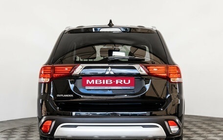 Mitsubishi Outlander III рестайлинг 3, 2020 год, 1 949 000 рублей, 6 фотография