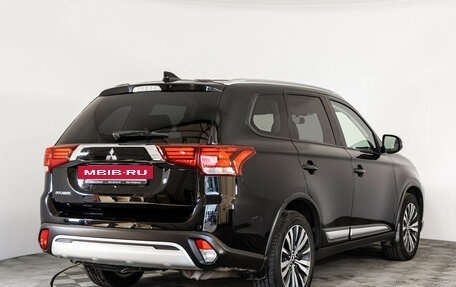 Mitsubishi Outlander III рестайлинг 3, 2020 год, 1 949 000 рублей, 5 фотография