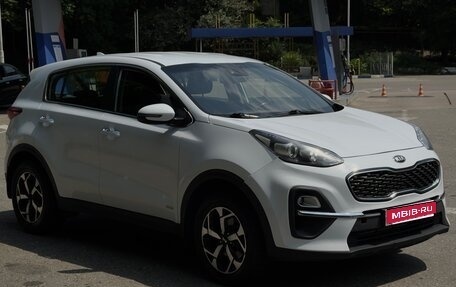 KIA Sportage IV рестайлинг, 2021 год, 1 800 000 рублей, 1 фотография