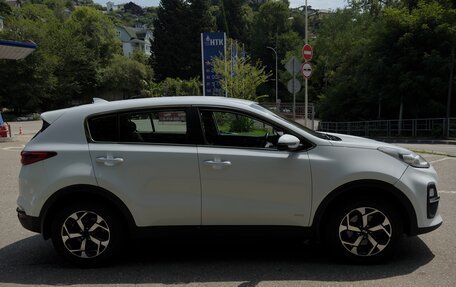 KIA Sportage IV рестайлинг, 2021 год, 1 800 000 рублей, 2 фотография