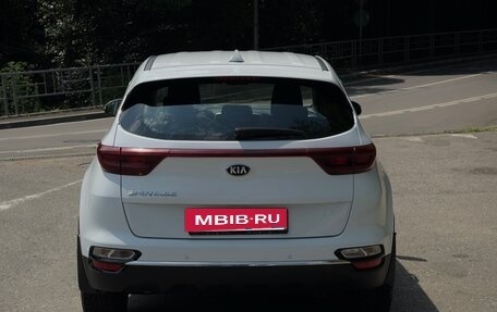 KIA Sportage IV рестайлинг, 2021 год, 1 800 000 рублей, 4 фотография
