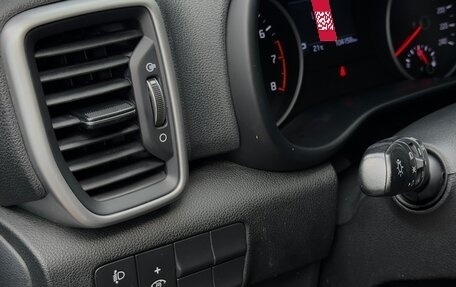 KIA Sportage IV рестайлинг, 2021 год, 1 800 000 рублей, 18 фотография