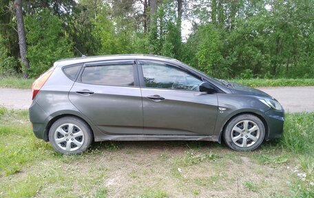 Hyundai Solaris II рестайлинг, 2012 год, 9 фотография