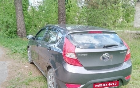 Hyundai Solaris II рестайлинг, 2012 год, 7 фотография