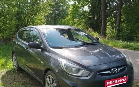 Hyundai Solaris II рестайлинг, 2012 год, 8 фотография