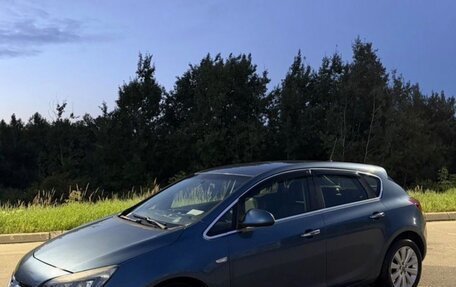 Opel Astra J, 2013 год, 650 000 рублей, 2 фотография