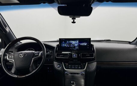 Toyota Land Cruiser 200, 2018 год, 7 400 000 рублей, 23 фотография