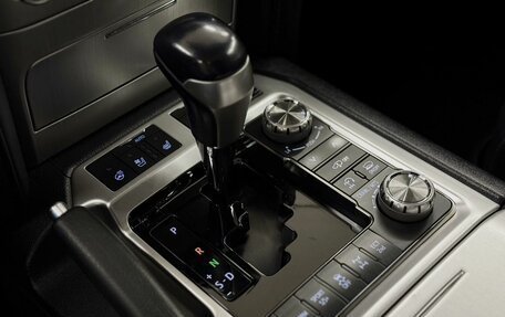Toyota Land Cruiser 200, 2018 год, 7 400 000 рублей, 18 фотография