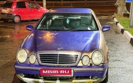Mercedes-Benz CLK-Класс, 1998 год, 300 000 рублей, 2 фотография