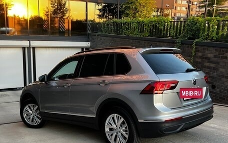 Volkswagen Tiguan II, 2021 год, 3 690 000 рублей, 3 фотография