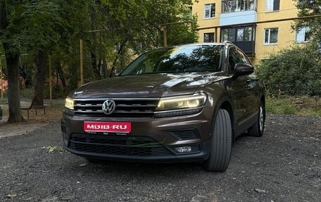 Volkswagen Tiguan II, 2018 год, 2 100 000 рублей, 1 фотография