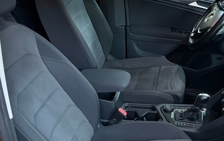 Volkswagen Tiguan II, 2018 год, 2 100 000 рублей, 9 фотография