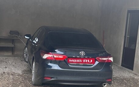 Toyota Camry, 2018 год, 2 700 000 рублей, 3 фотография