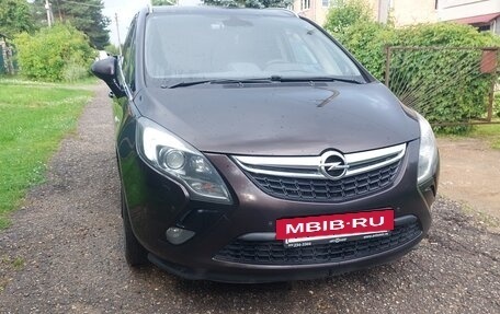 Opel Zafira C рестайлинг, 2013 год, 800 000 рублей, 2 фотография