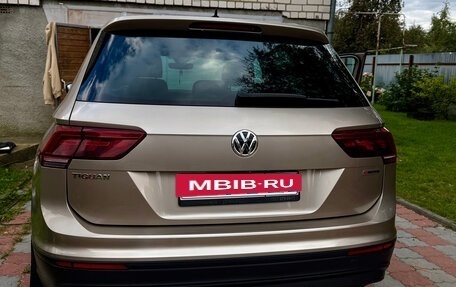 Volkswagen Tiguan II, 2018 год, 2 400 000 рублей, 9 фотография