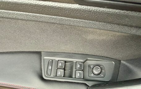 Volkswagen Tiguan II, 2018 год, 2 400 000 рублей, 14 фотография