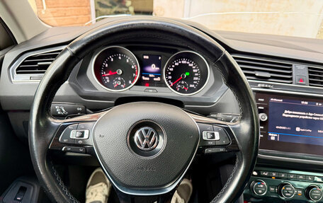 Volkswagen Tiguan II, 2018 год, 2 400 000 рублей, 16 фотография